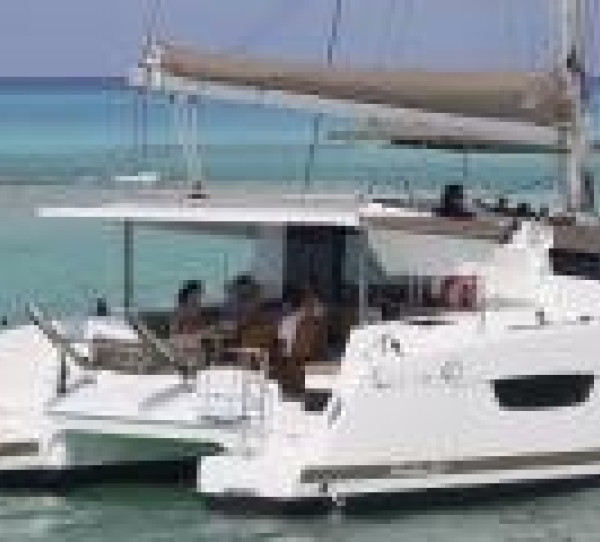 Fountaine Pajot Isla 40 ADISHATZ