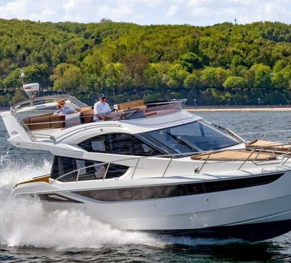 Galeon 420 Amber Blue